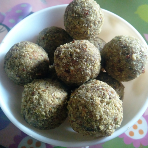 https://www.healthicallykitchen.com/seeds-and-dry-fruits-ladoo/