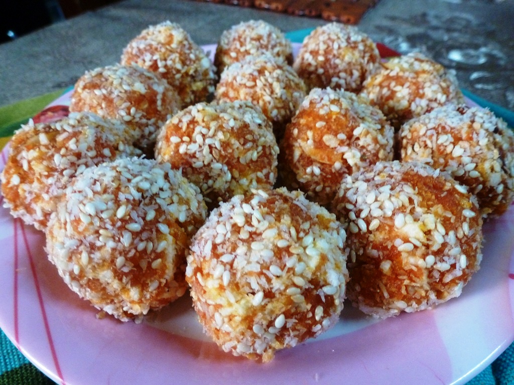Carrot paneer ladoo / Calcium and protein rich sweet recipe