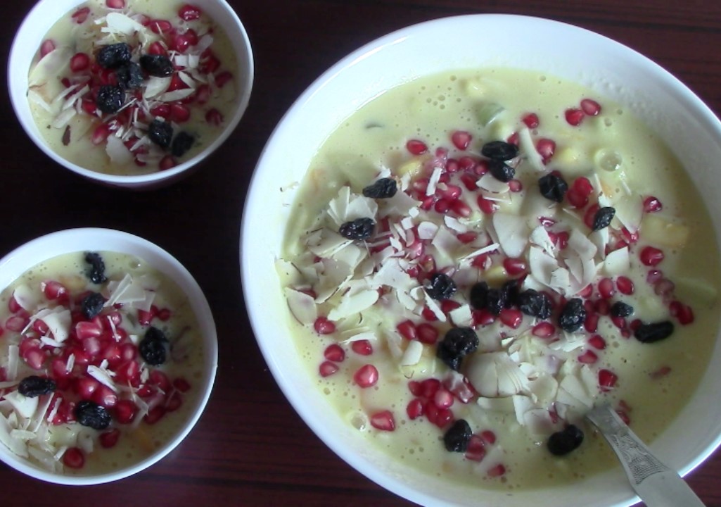 Mixed Fruit Custard | Eggless Fruit Custard Recipe