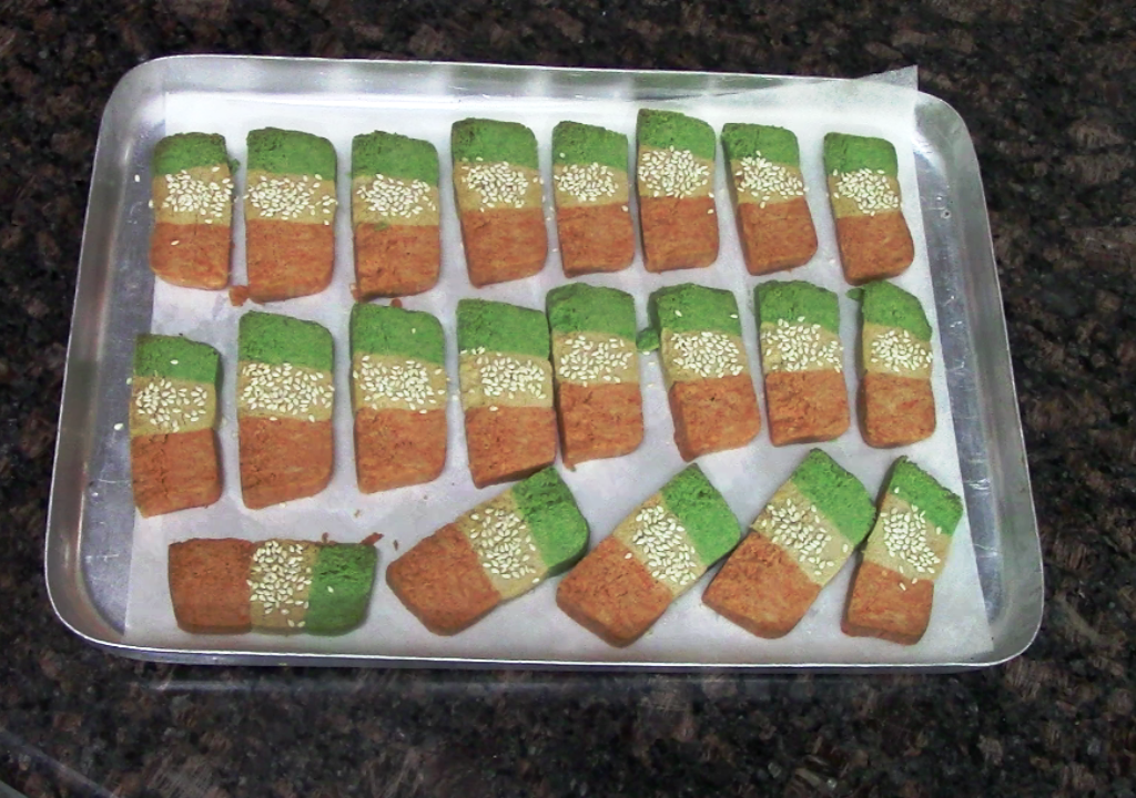 tri -colour Shortbread Cookies