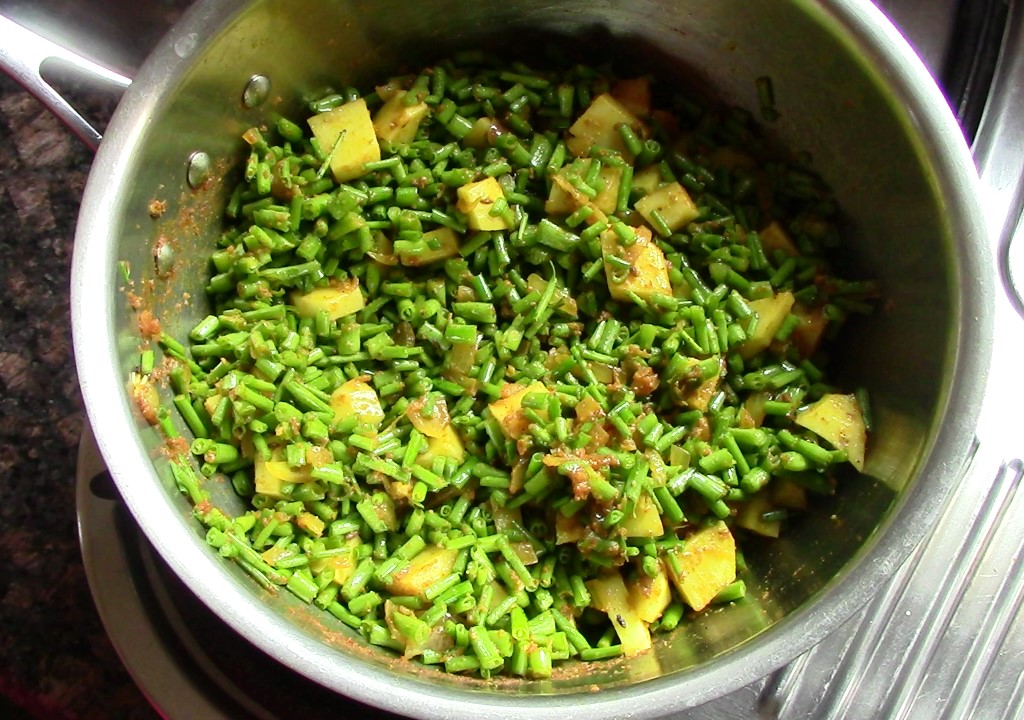 Aloo moongre ki sabzi recipe 