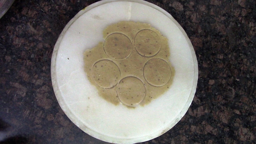 Atta Sooji Papdi | How to Make Papdi For Chaats