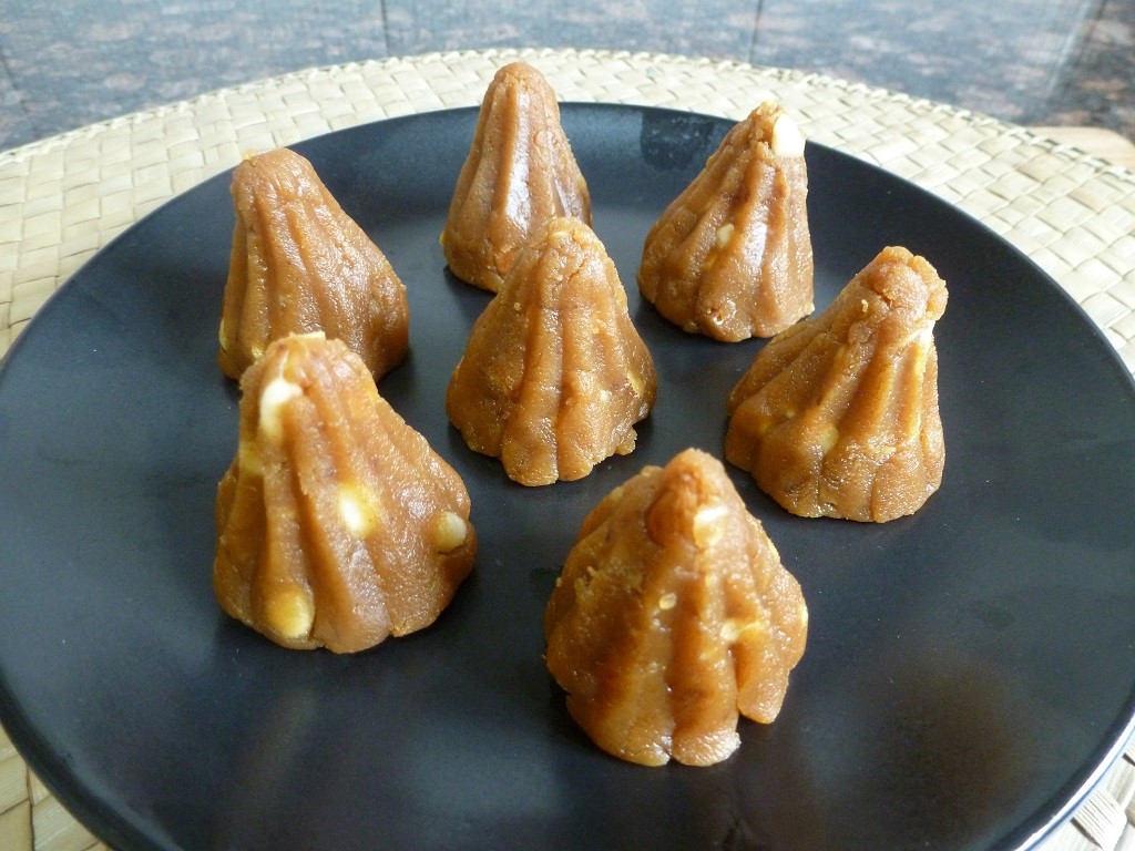  Besan Dry Fruit Modak