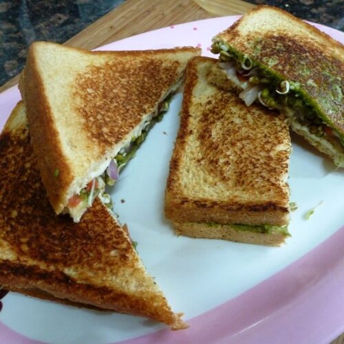 Sprouts Sandwich | Sprouts and Cheese Sandwich | Easy Healthy Breakfast Recipe