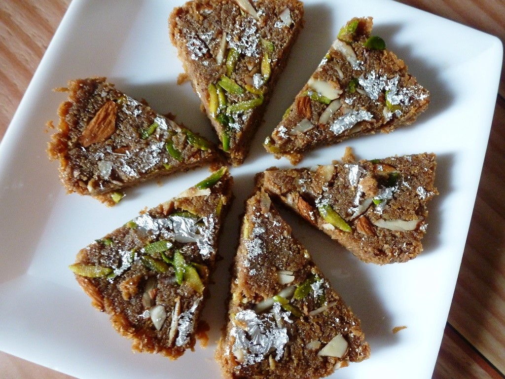 5 Easy & Healthy Sweetdish For Navratri Festival Under 15 Minutes-Coconut and paneer burfi