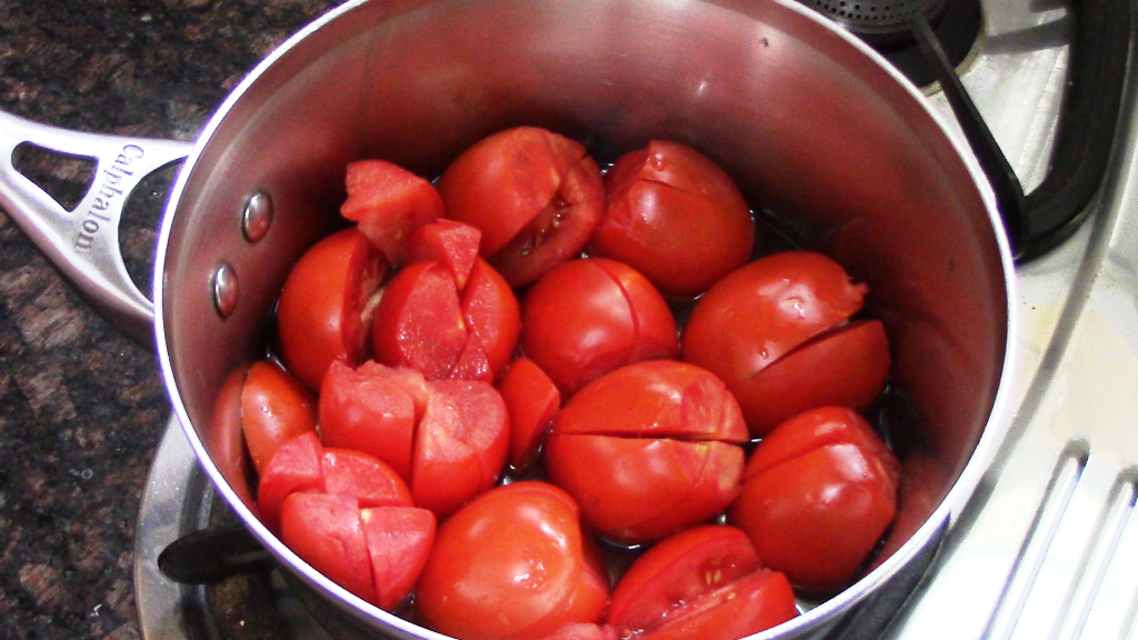 tomato sauce from fresh tomatoes