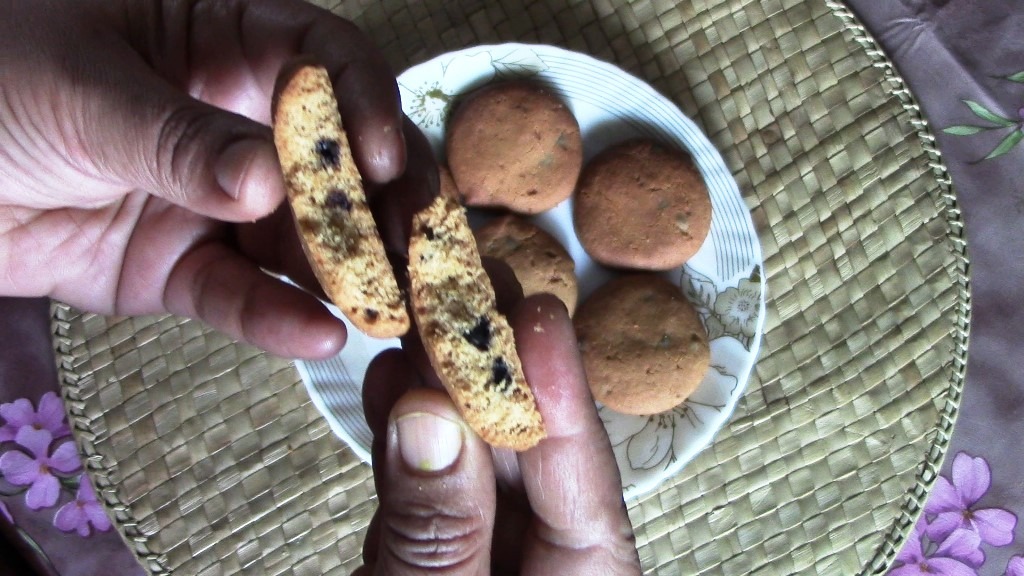 Atta Jaggery Cookies Recipe with Chocolate Chips (Eggless & Sugar Free)