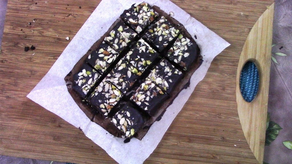 How to Make Sugar-Free Vegan Dark Chocolate Fudge