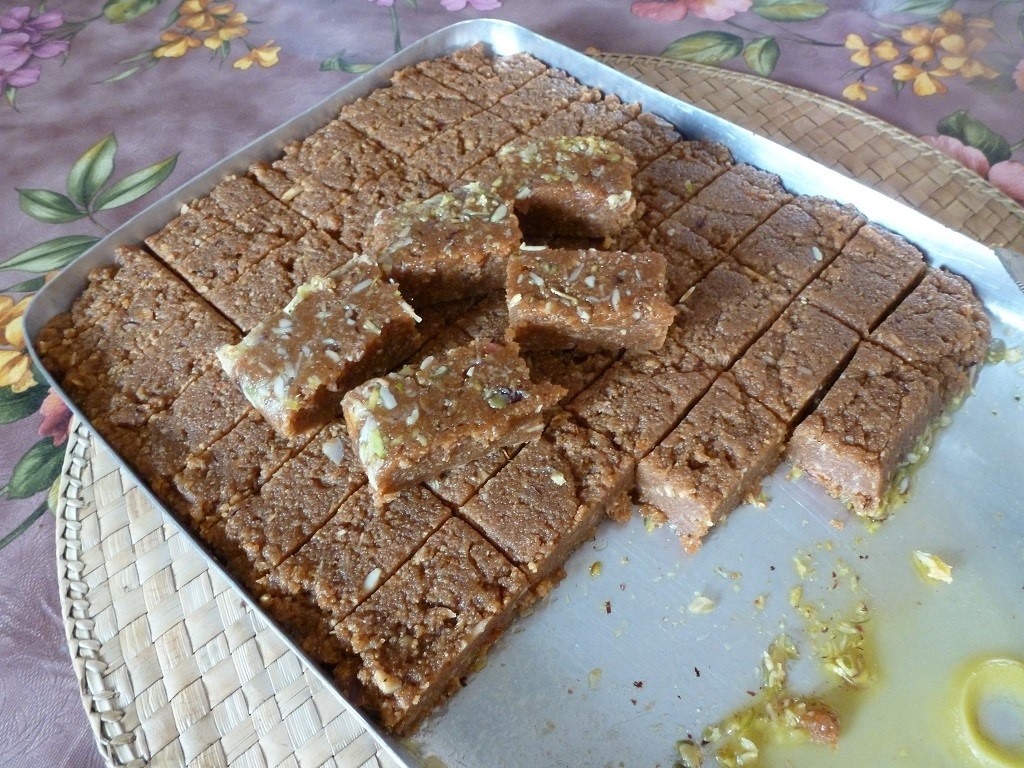 Urad Dal Burfi Recipe With Jaggery | Healthy Indian Sweet 