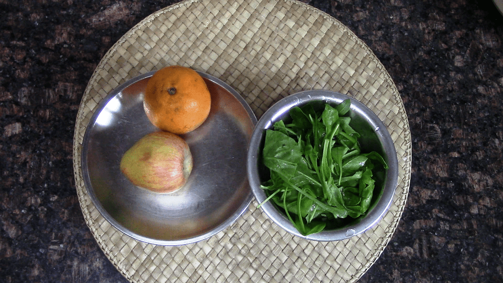 Spinach Apple Orange Smoothie (No Curd or Banana)| Easy Green  Smoothie