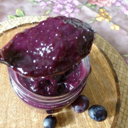 Black grapes jam