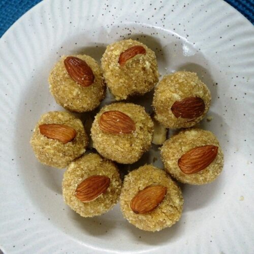 Urad Dal Pinni Recipe | Soft Urad Dal ke Ladoo without Refined Sugar